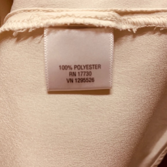 Converse Sleeveless Blouse - Picture 4 of 4